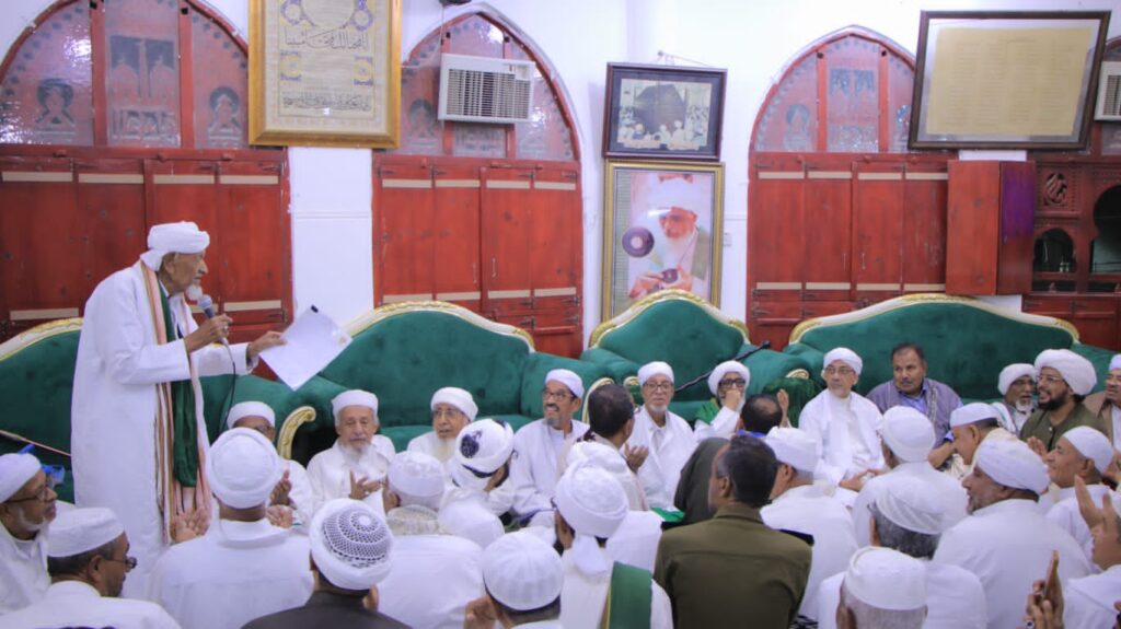 الوكيل العامري يشهد اختتام فعاليات إحياء الذكرى الثانية عشر بعد المائة لحولية الإمام الحبشي بمدينة سيئون الوكيل العامري يشهد اختتام فعاليات إحياء الذكرى الثانية عشر بعد المائة لحولية الإمام الحبشي بمدينة سيئون