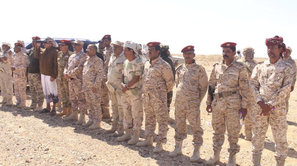 بحضور قائد المنطقة العسكرية الثانية .. لواء الدفاع الساحلي يجري مشروع رماية بالأسلحة الخفيفة والمتوسطة بقارة الفرس بحضور قائد المنطقة العسكرية الثانية .. لواء الدفاع الساحلي يجري مشروع رماية بالأسلحة الخفيفة والمتوسطة بقارة الفرس
