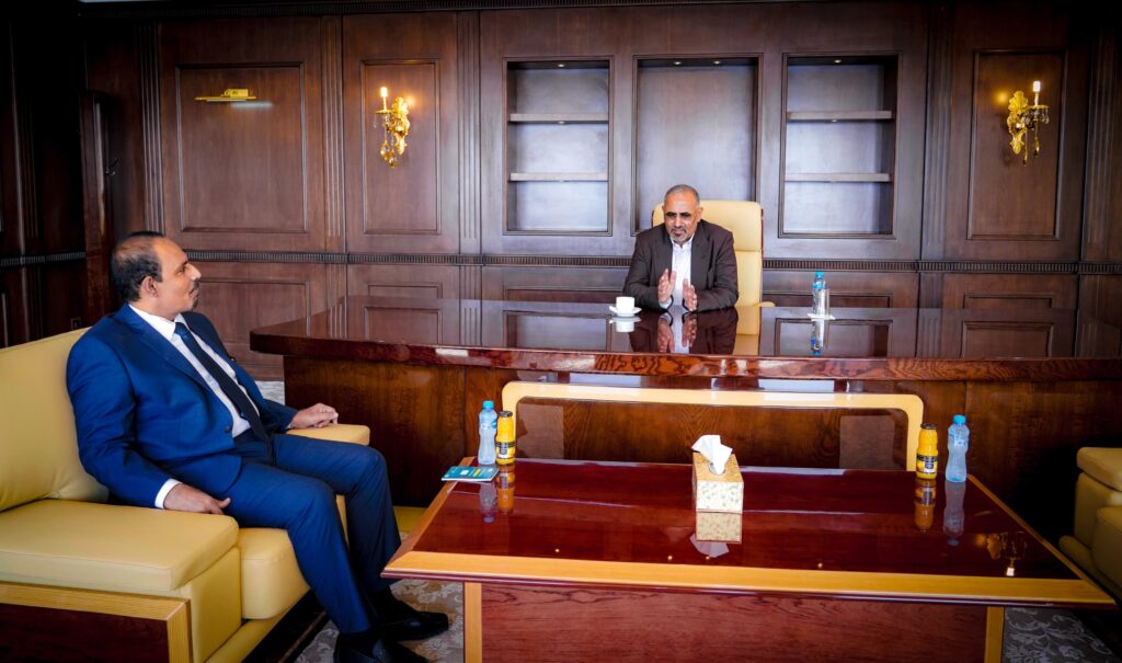 اللواء عيدروس الزُبيدي يطّلع على مستجدات الأوضاع في محافظة حضرموت اللواء عيدروس الزُبيدي يطّلع على مستجدات الأوضاع في محافظة حضرموت