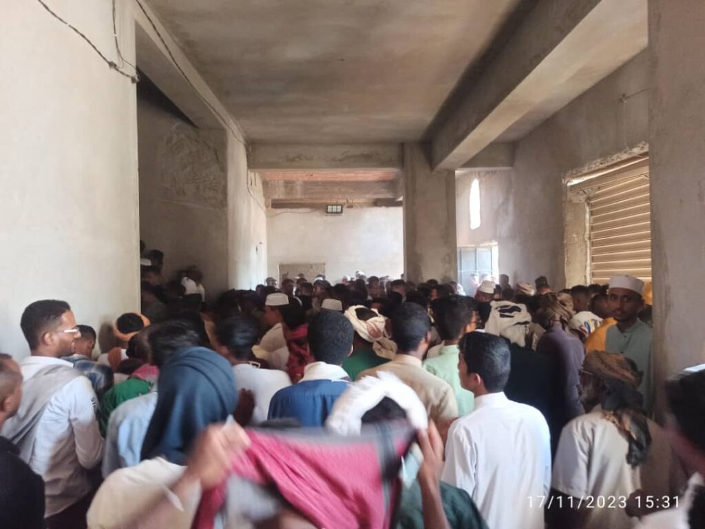 وقفة من أمام بوابات استاذ سيؤن في نهائي الماهر الخامس .. وقفة من أمام بوابات استاذ سيؤن في نهائي الماهر الخامس ..