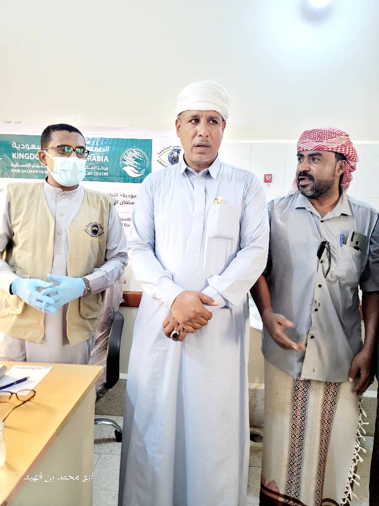 المدير العام السماحي يدشن في مستشفى السوم عمل عيادة المخيم الطبي المجاني لطب العيون وجراحتها الذي تنفذه مؤسسة البصر الخيرية العالمية المدير العام السماحي يدشن في مستشفى السوم عمل عيادة المخيم الطبي المجاني لطب العيون وجراحتها الذي تنفذه مؤسسة البصر الخيرية العالمية