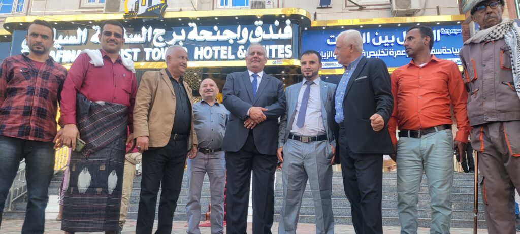 بتكلفة ( 3 ) ملايين دولار..وكيلا عدن "شائع" و"المفلحي" يفتتحان فندق "برج السفينة" في مديرية المنصورة بعدن بتكلفة ( 3 ) ملايين دولار..وكيلا عدن "شائع" و"المفلحي" يفتتحان فندق "برج السفينة" في مديرية المنصورة بعدن