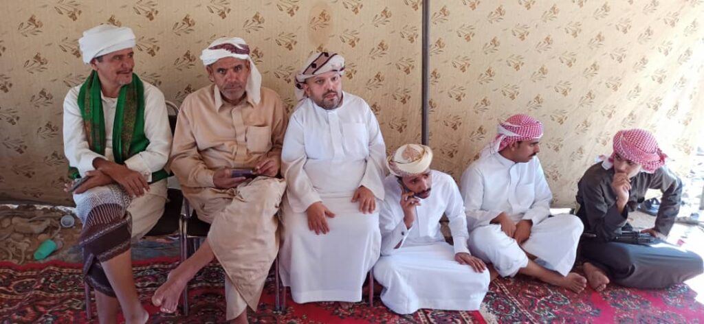 وصول الشيخ خميس بن طويل وإخوانه الى ارض الوطن حضرموت قادمين من المملكة العربية السعودية وصول الشيخ خميس بن طويل وإخوانه الى ارض الوطن حضرموت قادمين من المملكة العربية السعودية