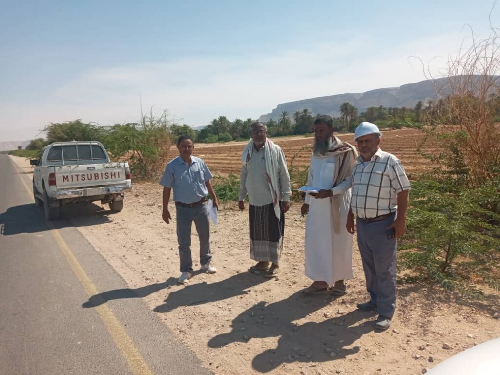 التوقيع على عقد تنفيذ مشروع ربط خط التضامن بالطريق العام (السريع ) بالقطن التوقيع على عقد تنفيذ مشروع ربط خط التضامن بالطريق العام (السريع ) بالقطن