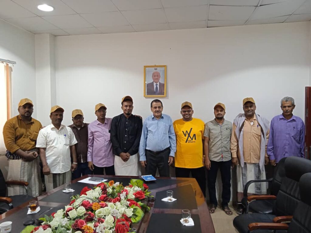 وكيل وزارة الكهرباء والطاقة الأستاذ "عبدالحكيم فاضل ومدير عام المؤسسة مجيب الشعبي يعقدون اجتماعاً مع رئيس واعضاء المجلس التنسيقي للنقابة العامة لعمال كهرباء وادي حضرموت وكيل وزارة الكهرباء والطاقة الأستاذ "عبدالحكيم فاضل ومدير عام المؤسسة مجيب الشعبي يعقدون اجتماعاً مع رئيس واعضاء المجلس التنسيقي للنقابة العامة لعمال كهرباء وادي حضرموت