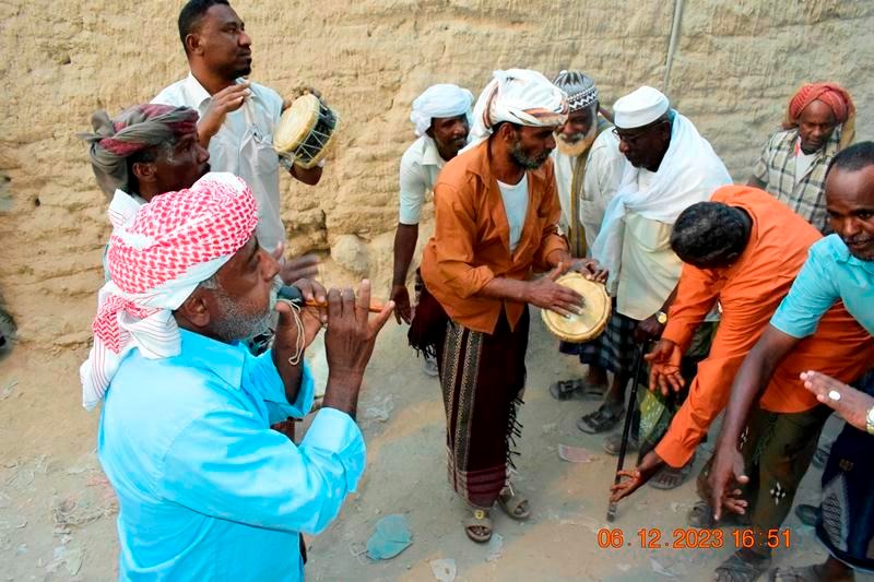 افراح آل بن سعيد ( فرج صلاح ) بمدينة سيئونالفنان الإيقاعي القدير سالم عبدالرزاق بن سعيد يحتفل بزواج أبنته افراح آل بن سعيد ( فرج صلاح ) بمدينة سيئونالفنان الإيقاعي القدير سالم عبدالرزاق بن سعيد يحتفل بزواج أبنته