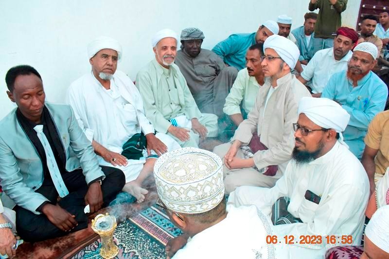افراح آل بن سعيد ( فرج صلاح ) بمدينة سيئونالفنان الإيقاعي القدير سالم عبدالرزاق بن سعيد يحتفل بزواج أبنته افراح آل بن سعيد ( فرج صلاح ) بمدينة سيئونالفنان الإيقاعي القدير سالم عبدالرزاق بن سعيد يحتفل بزواج أبنته