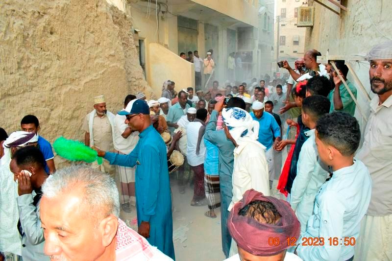 افراح آل بن سعيد ( فرج صلاح ) بمدينة سيئونالفنان الإيقاعي القدير سالم عبدالرزاق بن سعيد يحتفل بزواج أبنته افراح آل بن سعيد ( فرج صلاح ) بمدينة سيئونالفنان الإيقاعي القدير سالم عبدالرزاق بن سعيد يحتفل بزواج أبنته