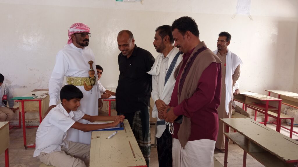 مدير عام مديرية شبام يتفقد تدشين اختبارات الفصل الدراسي الاول بمدرسة عبدالله بن سميط للتعليم الأساسي بشبام مدير عام مديرية شبام يتفقد تدشين اختبارات الفصل الدراسي الاول بمدرسة عبدالله بن سميط للتعليم الأساسي بشبام