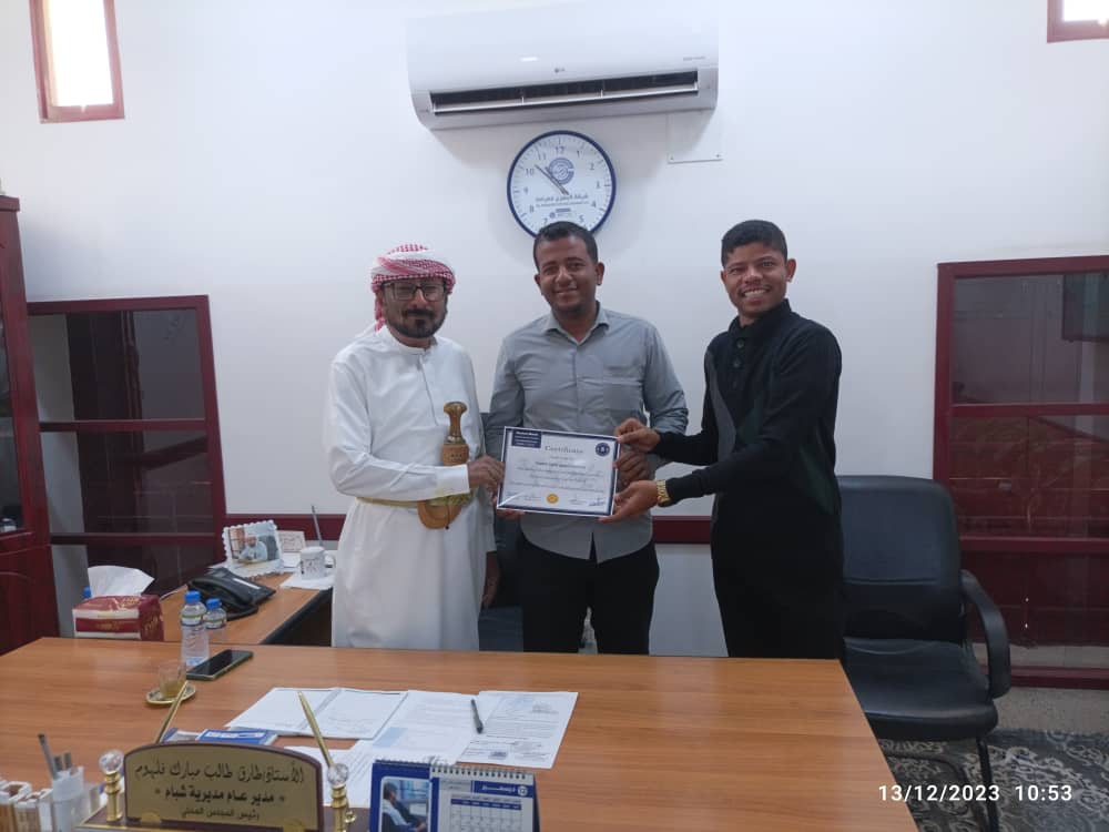 مدير عام شبام يقف مع نقابة مهندسي حضرموت على احتياجات مهندسي المديرية مدير عام شبام يقف مع نقابة مهندسي حضرموت على احتياجات مهندسي المديرية