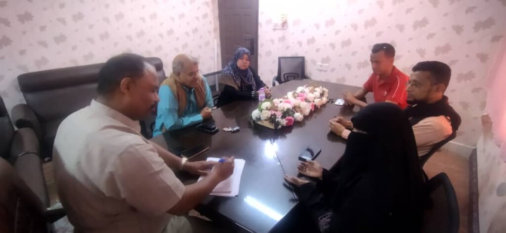 بتوجيهات من محافظ حضرموت بن ماضي المدير العام لمكتب وزارة الصحة والسكان بحضرموت الساحل يطلع على سير العمل بمستشفى المكلا للأمومة و الطفولة بعد رفدها بكميات أسعافية من الاكسجين واستمرارها في تقديم الخدمات الطبية والعلاجية للمرضى بتوجيهات من محافظ حضرموت بن ماضي المدير العام لمكتب وزارة الصحة والسكان بحضرموت الساحل يطلع على سير العمل بمستشفى المكلا للأمومة و الطفولة بعد رفدها بكميات أسعافية من الاكسجين واستمرارها في تقديم الخدمات الطبية والعلاجية للمرضى