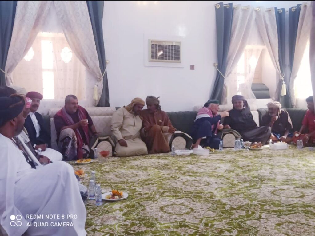 الشيخ غانم سالم بن مبخوت طرموم بن بيحان العامري يحتفل بزواجه الميمون الشيخ غانم سالم بن مبخوت طرموم بن بيحان العامري يحتفل بزواجه الميمون