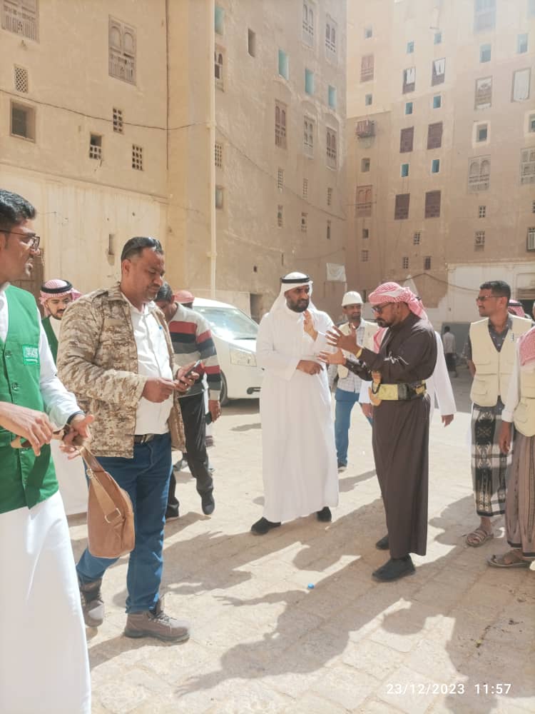 مدير عام مديرية شبام يستقبل وفد من البرنامج السعودي لتنمية وإعمار اليمن مدير عام مديرية شبام يستقبل وفد من البرنامج السعودي لتنمية وإعمار اليمن