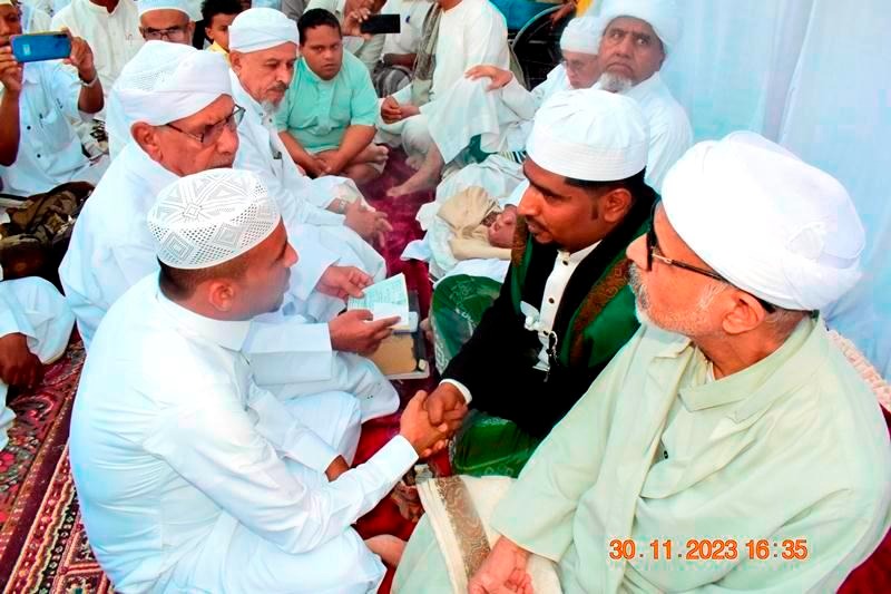 التربوي والزميل الاعلامي الاستاذ صالح باصالح يحتفل بزواج ابنه { عماد } التربوي والزميل الاعلامي الاستاذ صالح باصالح يحتفل بزواج ابنه { عماد }