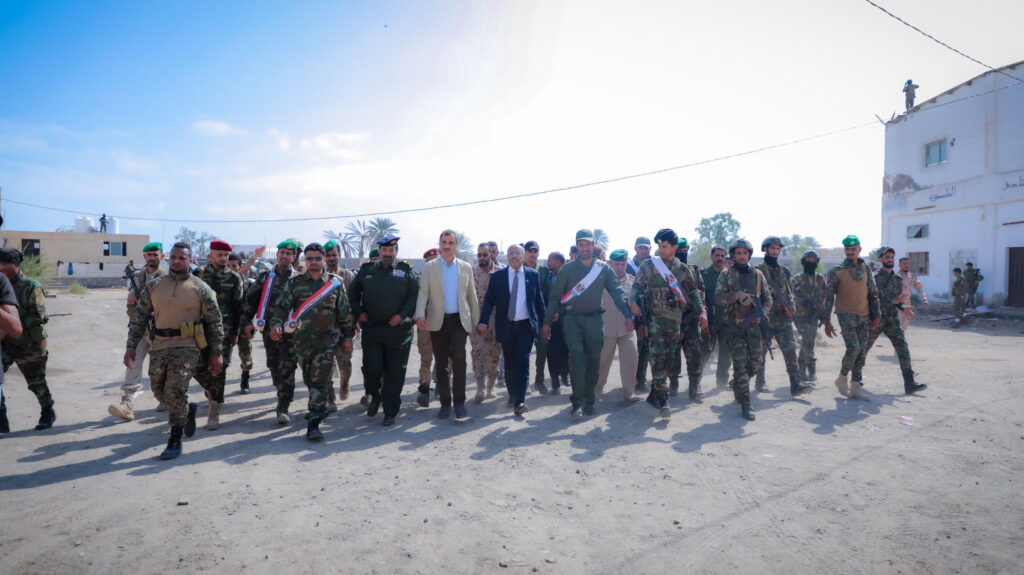 شاهد بالصور .. الكثيري يشهد عرضا عسكريا لقوات الحزام الأمني بالعاصمة عدن بمناسبة تدشين عامها التدريبي والعملياتي والإعداد المعنوي 2024 شاهد بالصور .. الكثيري يشهد عرضا عسكريا لقوات الحزام الأمني بالعاصمة عدن بمناسبة تدشين عامها التدريبي والعملياتي والإعداد المعنوي 2024