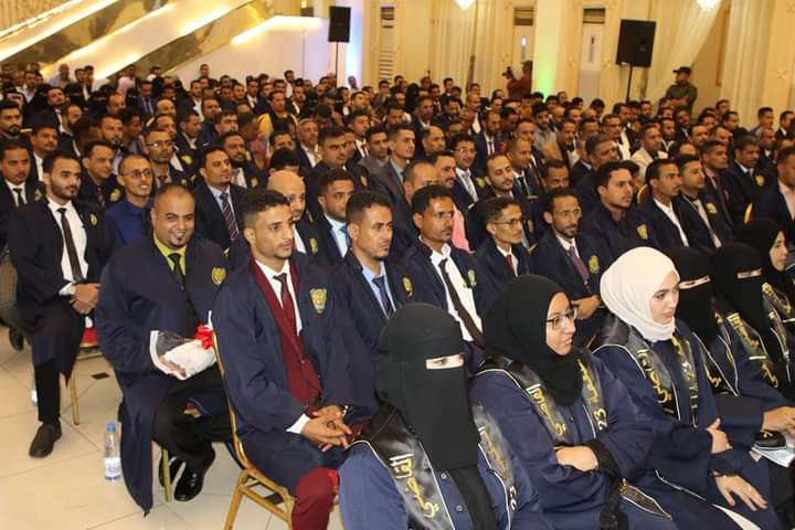 وزارة العدل تحتفي بتخرج ٢٨٦ قاضياً جديداً في عدن وزارة العدل تحتفي بتخرج ٢٨٦ قاضياً جديداً في عدن