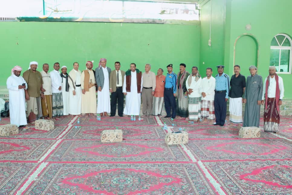 السلطه المحليه تقيم حفل تكريم لوكيل نيابة سيؤن بن دهري وعضو النيابه الحبشي ومأدبة غداء السلطه المحليه تقيم حفل تكريم لوكيل نيابة سيؤن بن دهري وعضو النيابه الحبشي ومأدبة غداء