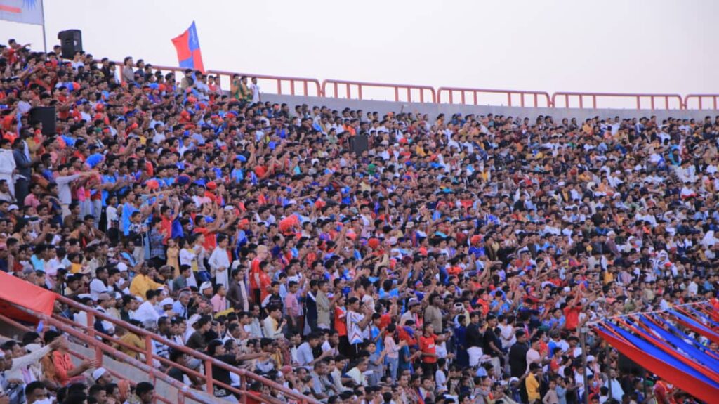 بحضور الوكيل العامري وقيادات السلطة المحلية .. نادي سيئون يُتَوٌج بطلاً لبطولة اليوبيل الذهبي لإذاعة سيئون لكرة القدم ( شاهد الصور) بحضور الوكيل العامري وقيادات السلطة المحلية .. نادي سيئون يُتَوٌج بطلاً لبطولة اليوبيل الذهبي لإذاعة سيئون لكرة القدم ( شاهد الصور)