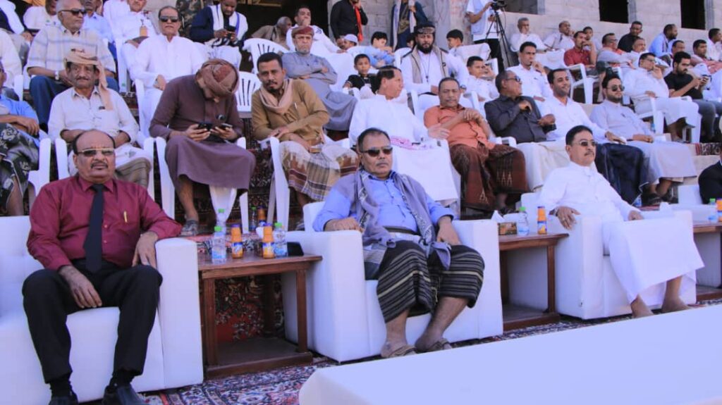 بحضور الوكيل العامري وقيادات السلطة المحلية .. نادي سيئون يُتَوٌج بطلاً لبطولة اليوبيل الذهبي لإذاعة سيئون لكرة القدم ( شاهد الصور) بحضور الوكيل العامري وقيادات السلطة المحلية .. نادي سيئون يُتَوٌج بطلاً لبطولة اليوبيل الذهبي لإذاعة سيئون لكرة القدم ( شاهد الصور)