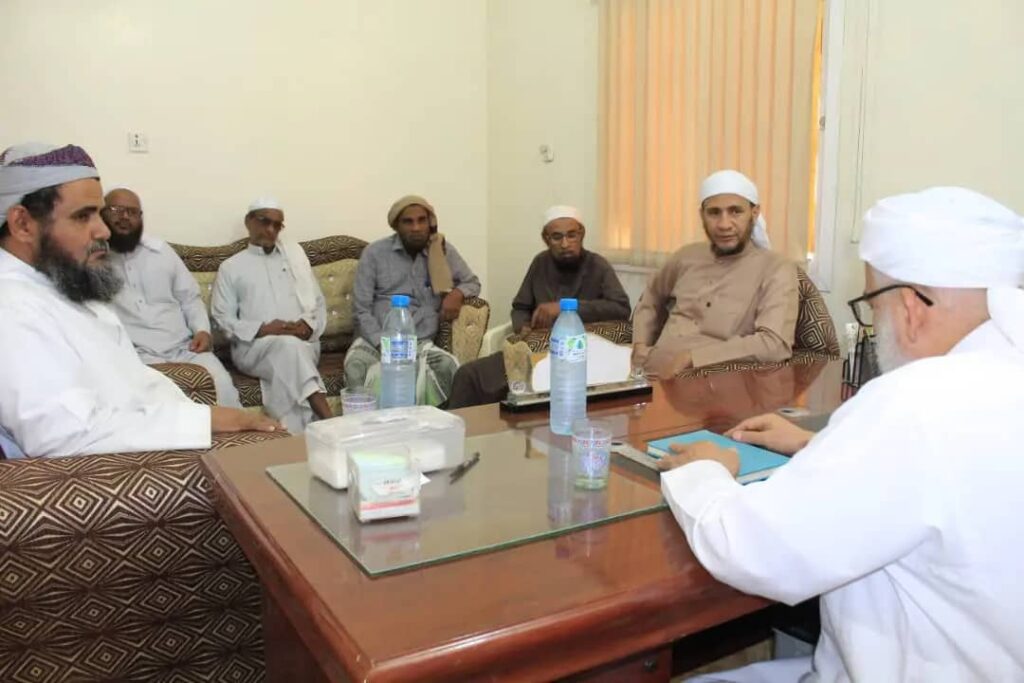 الشيخ أحمد بن حسن المعلم يزور وادي حضرموت ويقدم سلسلة من المحاضرات الدينية والدروس التربوية "شاهد الصور" الشيخ أحمد بن حسن المعلم يزور وادي حضرموت ويقدم سلسلة من المحاضرات الدينية والدروس التربوية "شاهد الصور"
