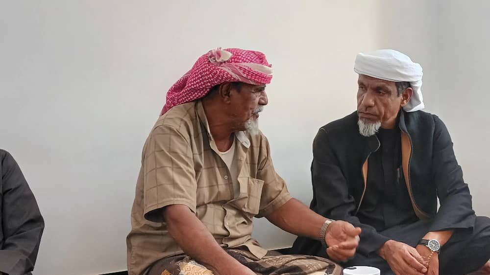 رئيس مجلس شباب حضرموت المحامي الاستاذ سالم بن عطوفة التميمي يعقد الاجتماع الثالث مع رئاسة المجلس واعضاء اللجان المشكلة رئيس مجلس شباب حضرموت المحامي الاستاذ سالم بن عطوفة التميمي يعقد الاجتماع الثالث مع رئاسة المجلس واعضاء اللجان المشكلة