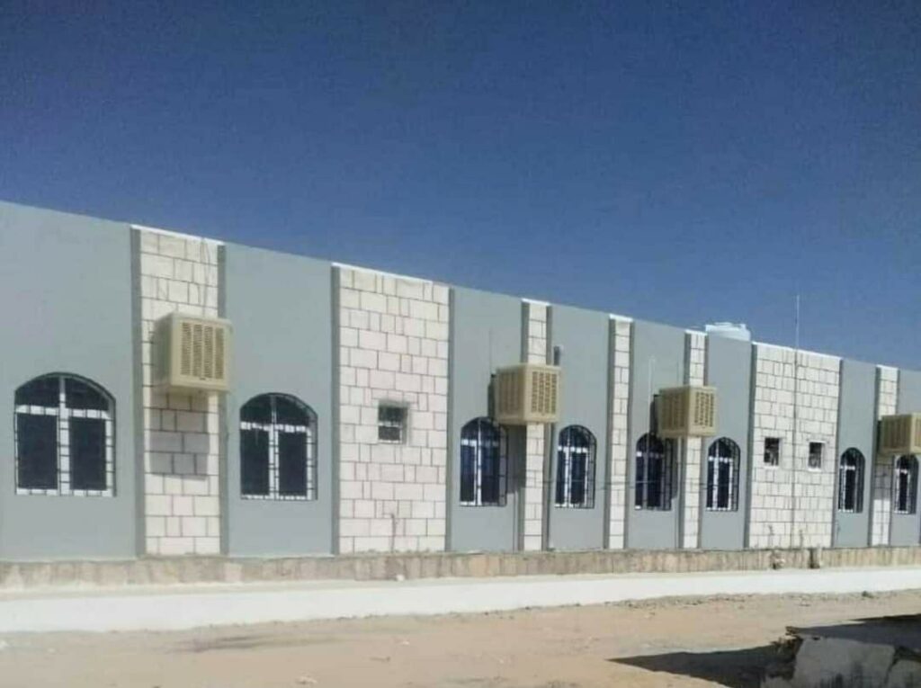 الاستلام والتسليم الابتدائي لمشروع بناء مركز صحي بمنطقة الخشعة مديرية وادي العين وحورة الاستلام والتسليم الابتدائي لمشروع بناء مركز صحي بمنطقة الخشعة مديرية وادي العين وحورة