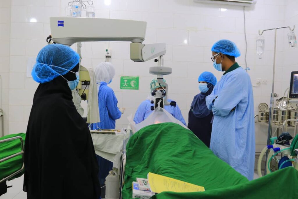 أكثر من 35 ألف مستفيد من خدماته المجانية 2023.. المستشفى التخصصي لطب وجراحة العيون بمأرب عمل إنساني دؤوب. أكثر من 35 ألف مستفيد من خدماته المجانية 2023.. المستشفى التخصصي لطب وجراحة العيون بمأرب عمل إنساني دؤوب.