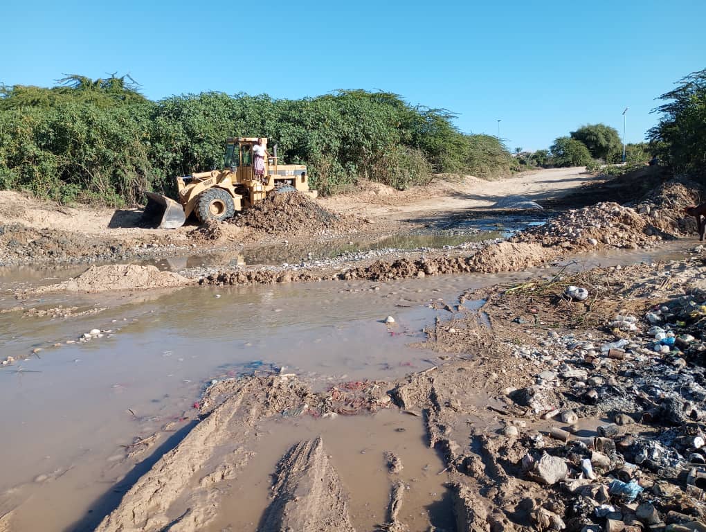 ردم وصيانة طريق الوادي الرابط بين مناطق السيلة و نحب ومناطق غيل بن يمين الأخرى برعاية السلطة المحلية ومؤتمر حضرموت الجامع بالمديرية وتنفيذ مؤسسة المعالي التنموية الخيرية بغيل بن يمين "شاهد الصور" ردم وصيانة طريق الوادي الرابط بين مناطق السيلة و نحب ومناطق غيل بن يمين الأخرى برعاية السلطة المحلية ومؤتمر حضرموت الجامع بالمديرية وتنفيذ مؤسسة المعالي التنموية الخيرية بغيل بن يمين "شاهد الصور"