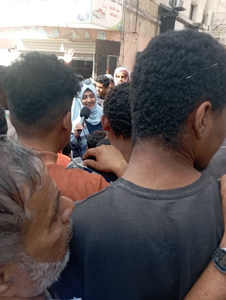 المذيعة اليمنية مايا العبسي في مدينة المكلا للتحضير للتصوير لبرنامج "طائر السعيدة الرمضاني" المذيعة اليمنية مايا العبسي في مدينة المكلا للتحضير للتصوير لبرنامج "طائر السعيدة الرمضاني"