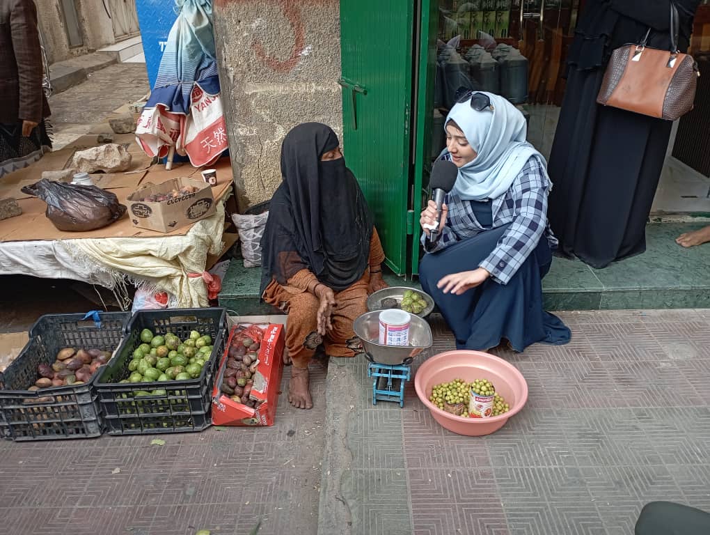 المذيعة اليمنية مايا العبسي في مدينة المكلا للتحضير للتصوير لبرنامج "طائر السعيدة الرمضاني" المذيعة اليمنية مايا العبسي في مدينة المكلا للتحضير للتصوير لبرنامج "طائر السعيدة الرمضاني"