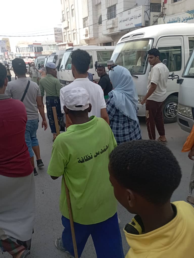 المذيعة اليمنية مايا العبسي في مدينة المكلا للتحضير للتصوير لبرنامج "طائر السعيدة الرمضاني" المذيعة اليمنية مايا العبسي في مدينة المكلا للتحضير للتصوير لبرنامج "طائر السعيدة الرمضاني"