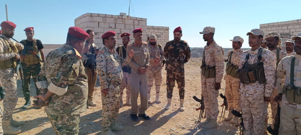 قائد المنطقة العسكرية الثانية يستهل نزولاته الميدانية بزيارة قيادة لواء الأحقاف قائد المنطقة العسكرية الثانية يستهل نزولاته الميدانية بزيارة قيادة لواء الأحقاف