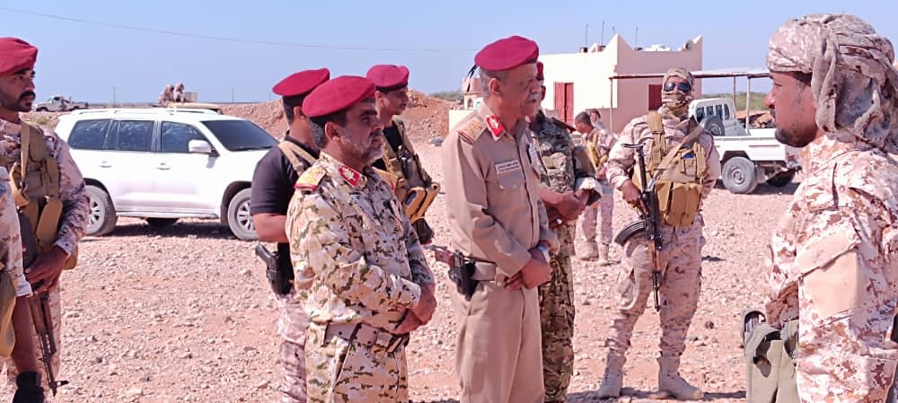 قائد المنطقة العسكرية الثانية يستهل نزولاته الميدانية بزيارة قيادة لواء الأحقاف قائد المنطقة العسكرية الثانية يستهل نزولاته الميدانية بزيارة قيادة لواء الأحقاف