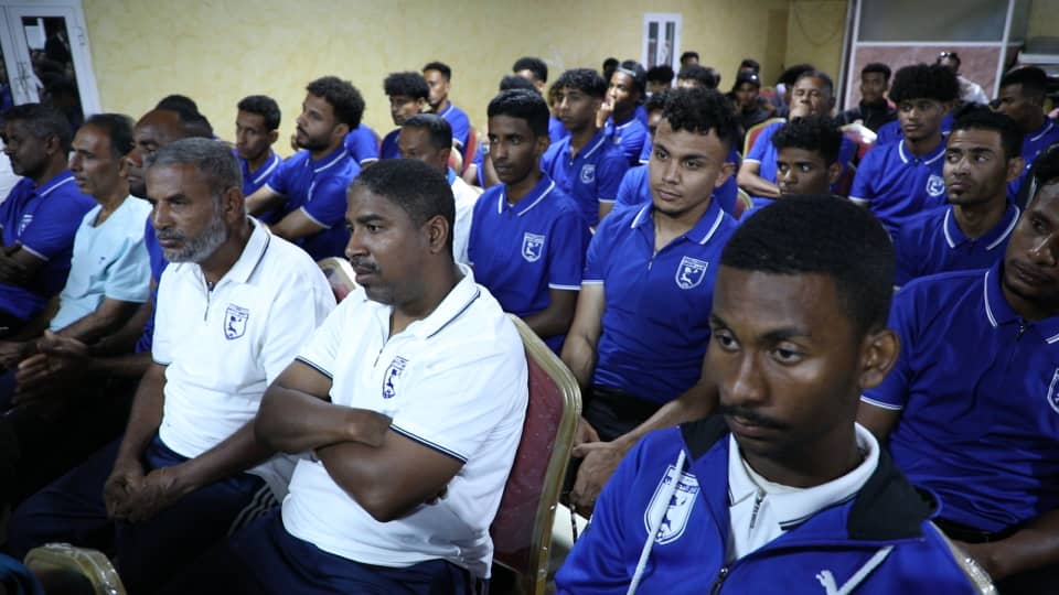 محافظ حضرموت يلتقي بعثات أندية شعب وتضامن حضرموت وأهلي ووحدة صنعاء المشاركين في نهائيات الدوري محافظ حضرموت يلتقي بعثات أندية شعب وتضامن حضرموت وأهلي ووحدة صنعاء المشاركين في نهائيات الدوري