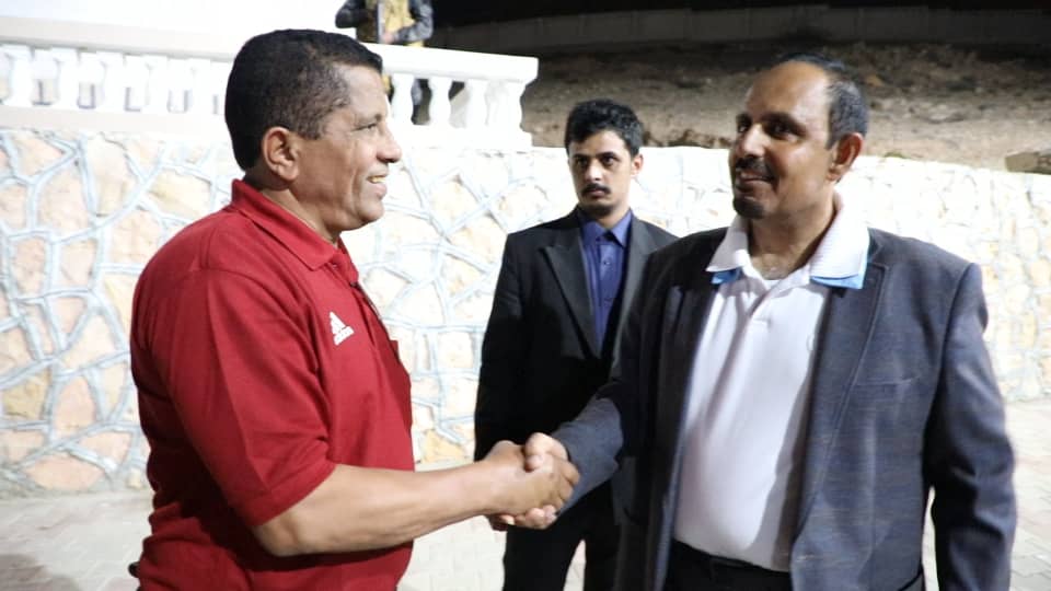 محافظ حضرموت يلتقي بعثات أندية شعب وتضامن حضرموت وأهلي ووحدة صنعاء المشاركين في نهائيات الدوري محافظ حضرموت يلتقي بعثات أندية شعب وتضامن حضرموت وأهلي ووحدة صنعاء المشاركين في نهائيات الدوري