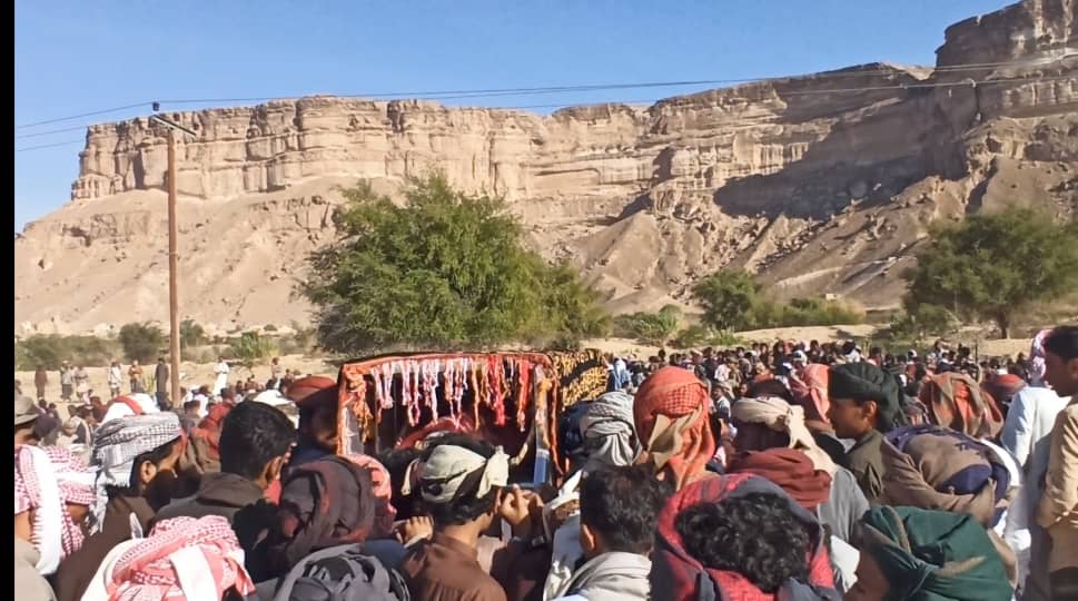 بحضور رسمي وشعبي كبير تشييع جثمان الشهيد "همام بلعبيد" بمسقط رأسه بمديرية رخية "شاهد الصور" بحضور رسمي وشعبي كبير تشييع جثمان الشهيد "همام بلعبيد" بمسقط رأسه بمديرية رخية "شاهد الصور"