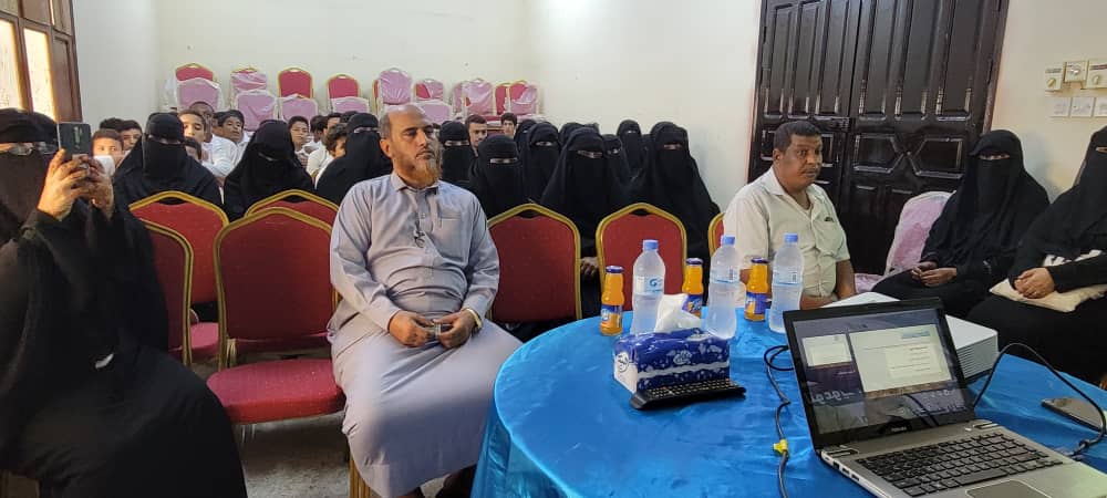 مركز الدراسات البيئية والموارد المائية بجامعة حضرموت يواصل نزولات الميدانية لمدارس 14 أكتوبر و المعارف الحديثة لتنفيذ المحاضرات التوعوية ضمن حملة التحذير من أضرار البلاستيك بتمويل من مؤسسة صلة للتنمية بالمكلا مركز الدراسات البيئية والموارد المائية بجامعة حضرموت يواصل نزولات الميدانية لمدارس 14 أكتوبر و المعارف الحديثة لتنفيذ المحاضرات التوعوية ضمن حملة التحذير من أضرار البلاستيك بتمويل من مؤسسة صلة للتنمية بالمكلا