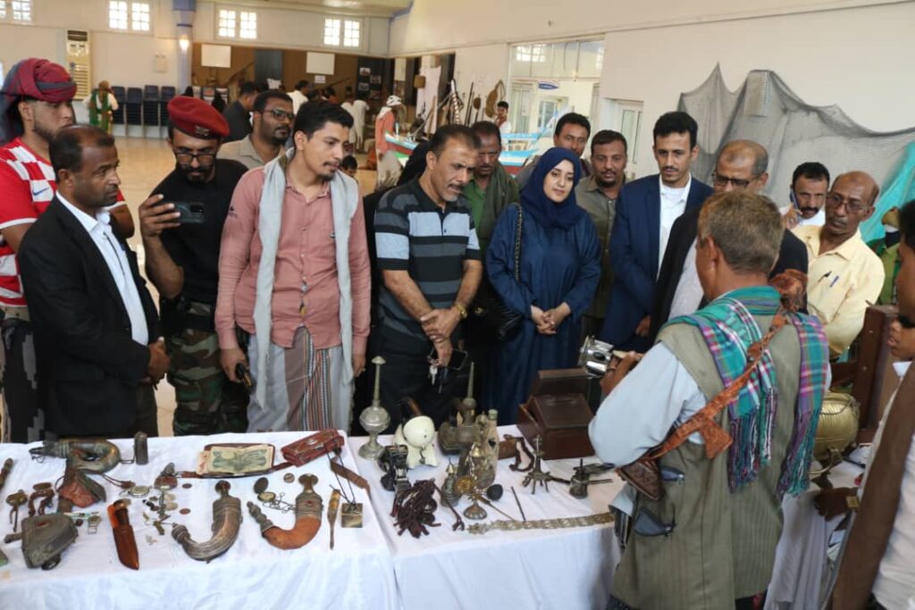 مكتب الثقافة بدوعن يشارك بجناح تراثي ضمن المعرض الختامي لمشروع "سفرة حضرمية" بالمكلا مكتب الثقافة بدوعن يشارك بجناح تراثي ضمن المعرض الختامي لمشروع "سفرة حضرمية" بالمكلا