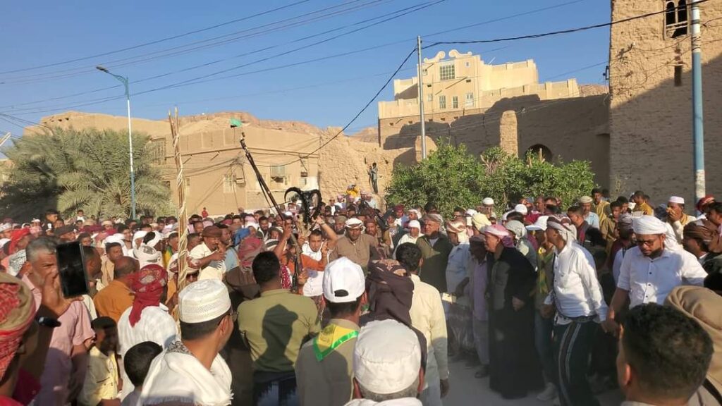 مدينة عينات التاريخية تحتفل بعودة رجال القناصة "شاهد الصور" مدينة عينات التاريخية تحتفل بعودة رجال القناصة "شاهد الصور"