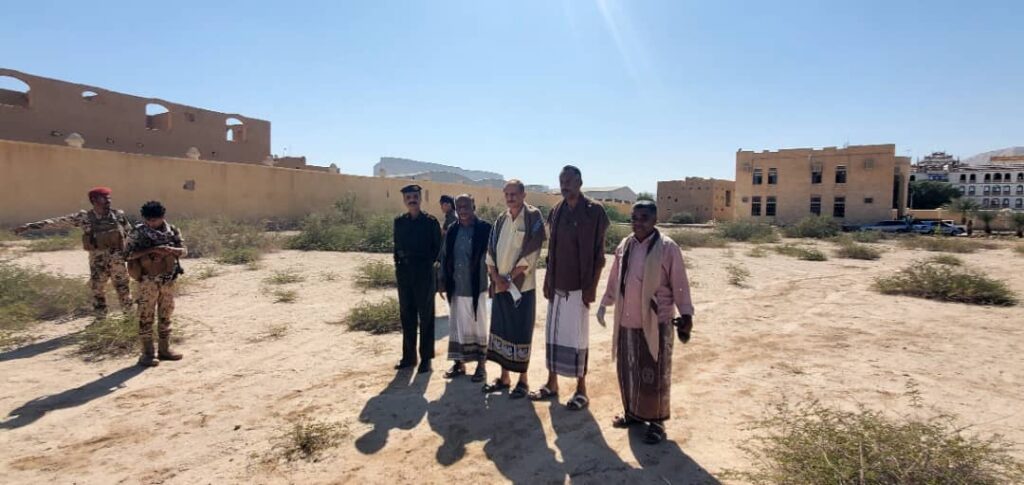 اتلاف كمية من مادة الحشيش المخدر في مدينة سيئون "شاهد الصور" اتلاف كمية من مادة الحشيش المخدر في مدينة سيئون "شاهد الصور"