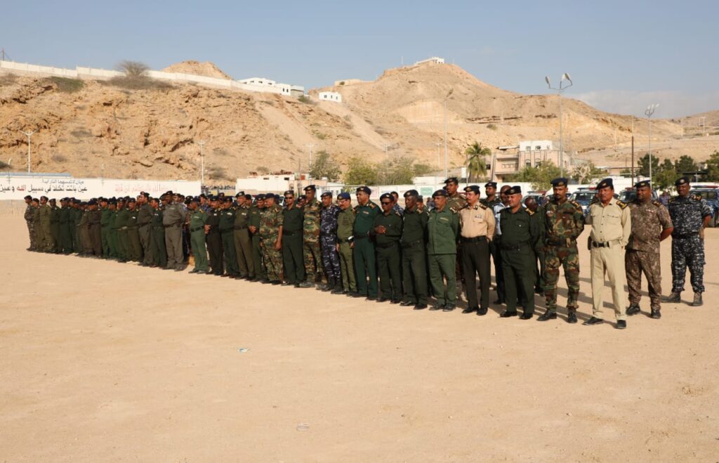 البحسني يؤكد أهمية دور أجهزة الأمن والشرطة في حفظ الأمن والاستقرار وبناء المجتمع وتعزيز التنمية البحسني يؤكد أهمية دور أجهزة الأمن والشرطة في حفظ الأمن والاستقرار وبناء المجتمع وتعزيز التنمية