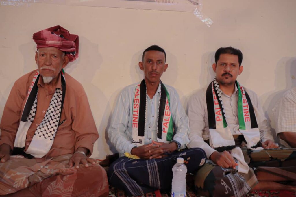 الحراك الثوري الجنوبي بحضرموت يقيم أمسية شعرية بالقطن تضامنا مع أهلنا بغزة وفلسطين وتنديداً بتدهور الأوضاع المعيشية "شاهد الصور" الحراك الثوري الجنوبي بحضرموت يقيم أمسية شعرية بالقطن تضامنا مع أهلنا بغزة وفلسطين وتنديداً بتدهور الأوضاع المعيشية "شاهد الصور"