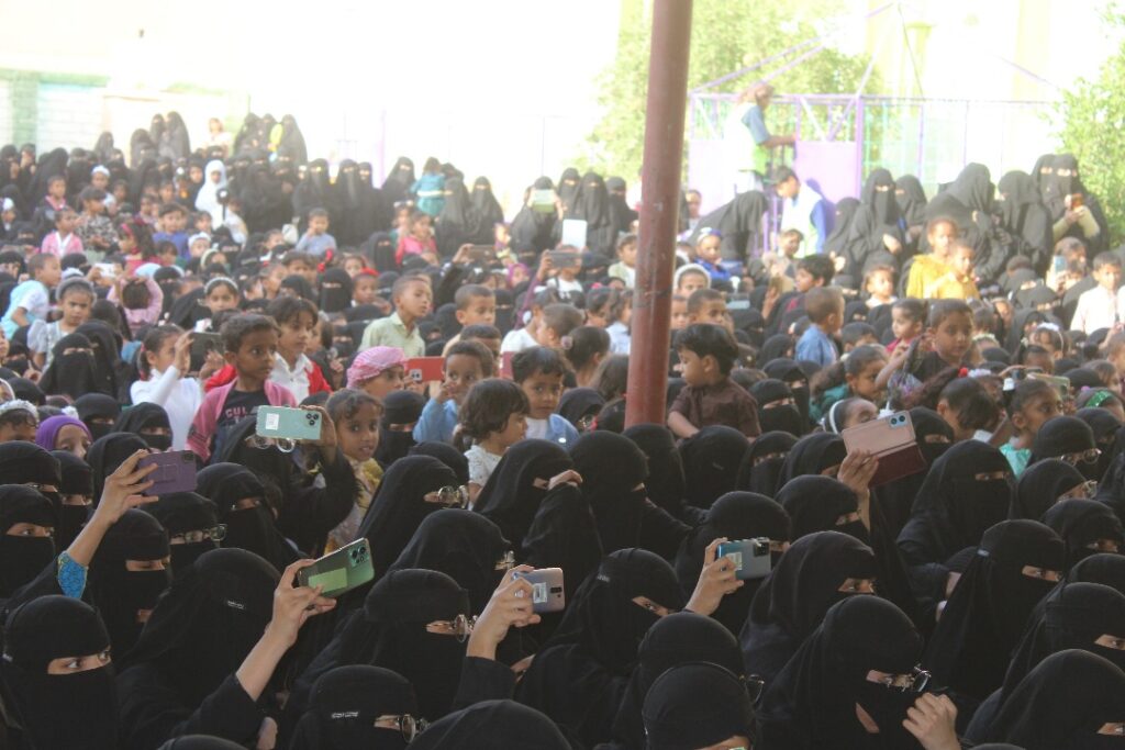 على وقع ابداع الطفولة وبحضور جماهيري كبير .. روضة الطفل بتاربة تحتفل بالعيد الثالث والعشرون للتأسيس بحفل تكريمي "شاهد الصور" على وقع ابداع الطفولة وبحضور جماهيري كبير .. روضة الطفل بتاربة تحتفل بالعيد الثالث والعشرون للتأسيس بحفل تكريمي "شاهد الصور"
