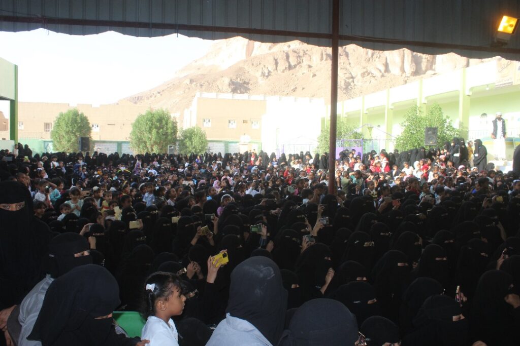 على وقع ابداع الطفولة وبحضور جماهيري كبير .. روضة الطفل بتاربة تحتفل بالعيد الثالث والعشرون للتأسيس بحفل تكريمي "شاهد الصور" على وقع ابداع الطفولة وبحضور جماهيري كبير .. روضة الطفل بتاربة تحتفل بالعيد الثالث والعشرون للتأسيس بحفل تكريمي "شاهد الصور"