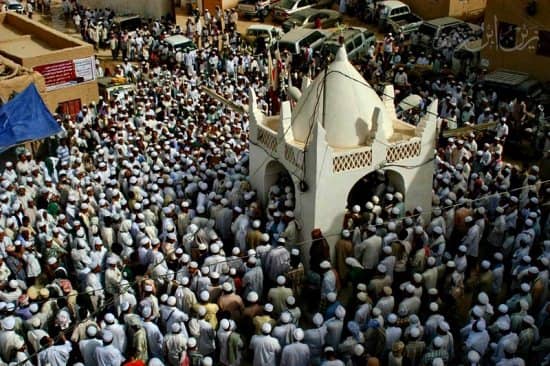 اختتام فعاليات زيارة نبي الله هود بحضرموت … أحد أكبر الموسم الدينية والتاريخية والسياحية في الوطن العربي المعروفة منذ مئات السنين … اختتام فعاليات زيارة نبي الله هود بحضرموت … أحد أكبر الموسم الدينية والتاريخية والسياحية في الوطن العربي المعروفة منذ مئات السنين …