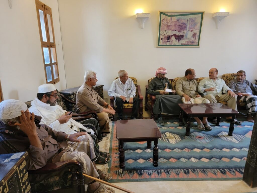 مدير عام شبام يستقبل الوفد المشارك في الندوة العلمية شبام في عهد ازدهارها التجاري مدير عام شبام يستقبل الوفد المشارك في الندوة العلمية شبام في عهد ازدهارها التجاري