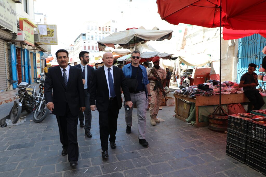 السفير التركي لدى اليمن : ندعم جهود إحلال السلام وتعزيز التبادل التجاري مع حضرموت التي تعدّ واجهة اليمن السفير التركي لدى اليمن : ندعم جهود إحلال السلام وتعزيز التبادل التجاري مع حضرموت التي تعدّ واجهة اليمن