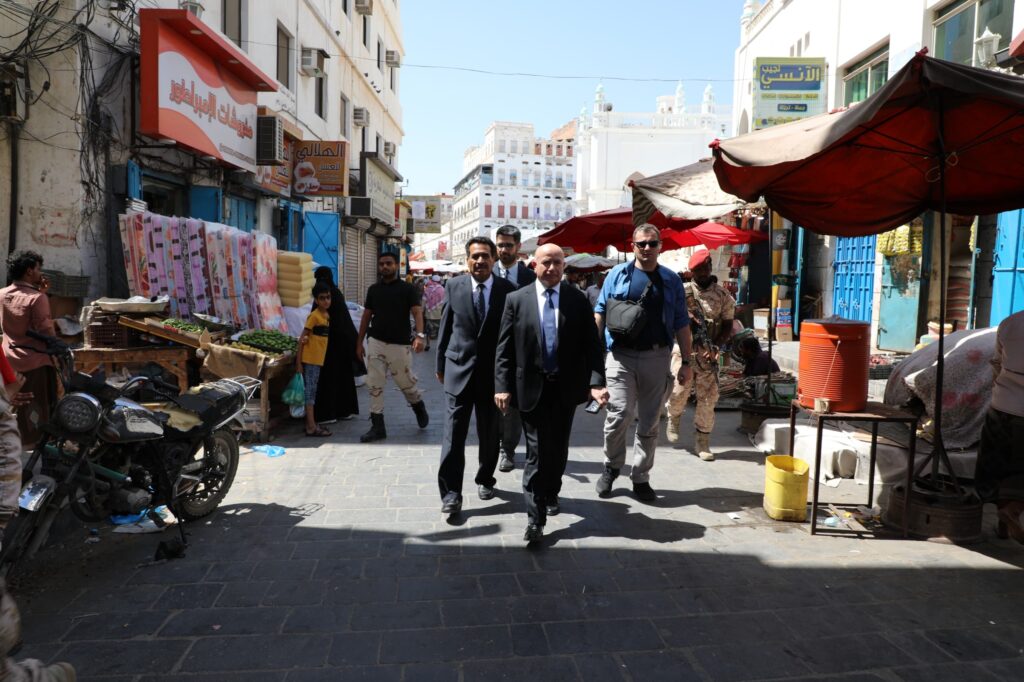 السفير التركي يطّلع على مقتنيات المكتبة السلطانية ومتحف المكلا ويُشيد بالعُمق التاريخي لحضرموت السفير التركي يطّلع على مقتنيات المكتبة السلطانية ومتحف المكلا ويُشيد بالعُمق التاريخي لحضرموت