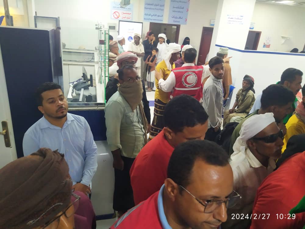 تدشين مخيم عمليات ازلة المياة البيضاء بمدينة السلام سيؤن تدشين مخيم عمليات ازلة المياة البيضاء بمدينة السلام سيؤن