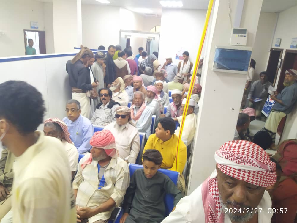 تدشين مخيم عمليات ازلة المياة البيضاء بمدينة السلام سيؤن تدشين مخيم عمليات ازلة المياة البيضاء بمدينة السلام سيؤن